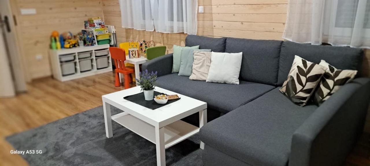 Sloneczne Wzgorze Apartment Lubrza  Ngoại thất bức ảnh